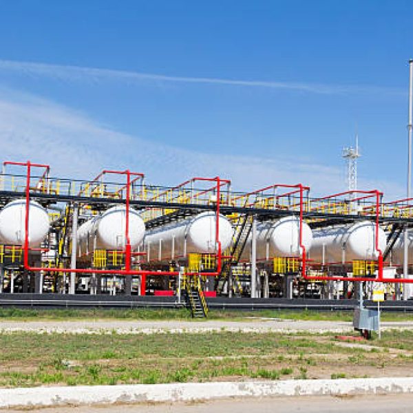 A complex oil refinery reservoirs for keeping